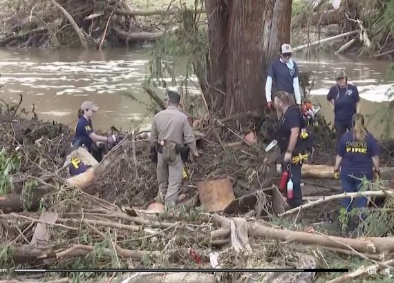 टेक्सास बाढीपिडीतको एक हप्तापछि पनि उद्धार कार्य जारी, मृतकको संख्या १२० नाघ्यो